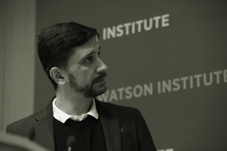 Um desafio aos nossos políticos - Por Estevão Fernandes