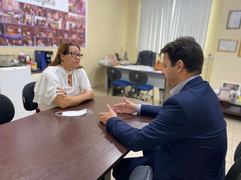 Ellis Regina debate questão do ponto eletrônico dos servidores do município