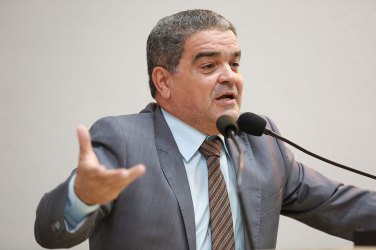 Deputado destaca luta contra violência doméstica