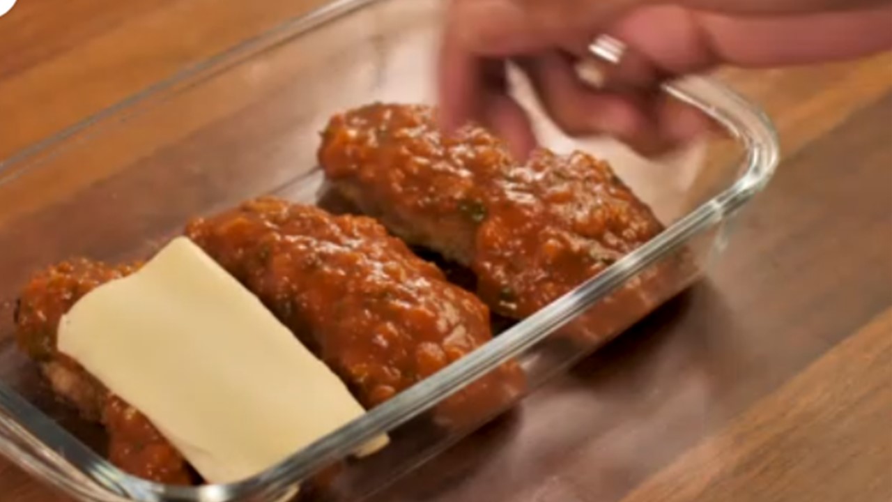 RECEITA: Bife à parmegiana que você pode fazer