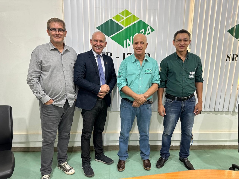 EZEQUIEL NEIVA: Deputado visita superintendente do Incra para tratar da regularização de terras