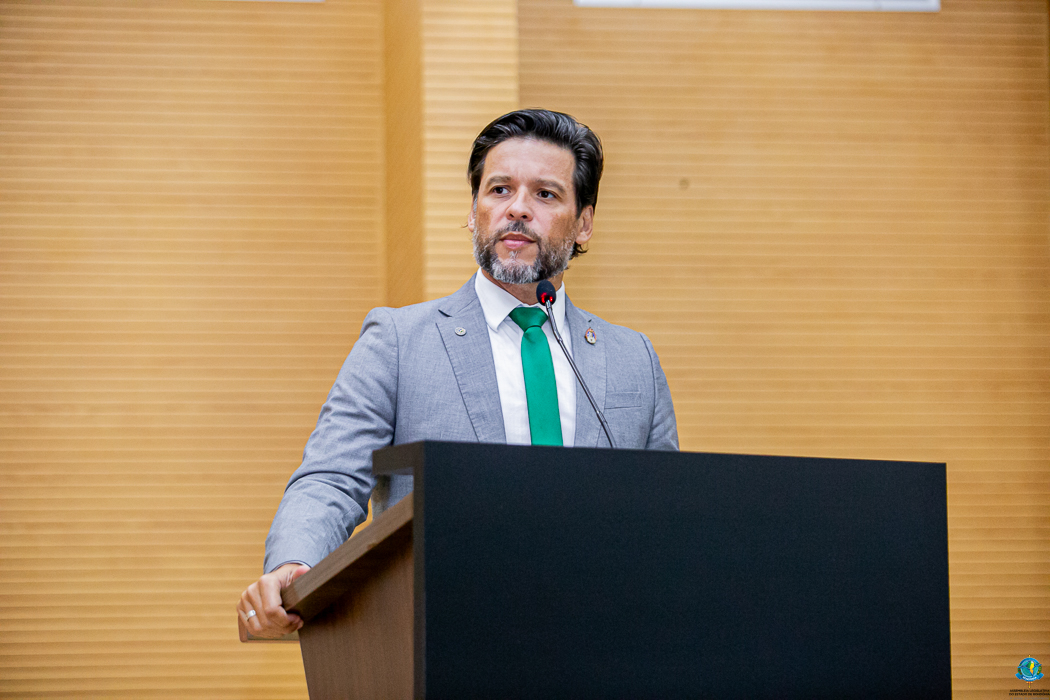 DELEGADO CAMARGO: Deputado vota por derrubar veto a projeto de kits de higiene para mulheres