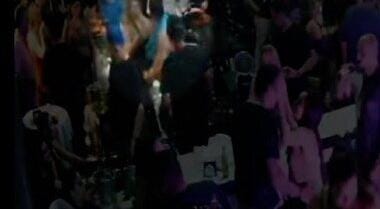 PAROU NA CADEIA: Marido é preso após espancar mulher por ciúmes em festa