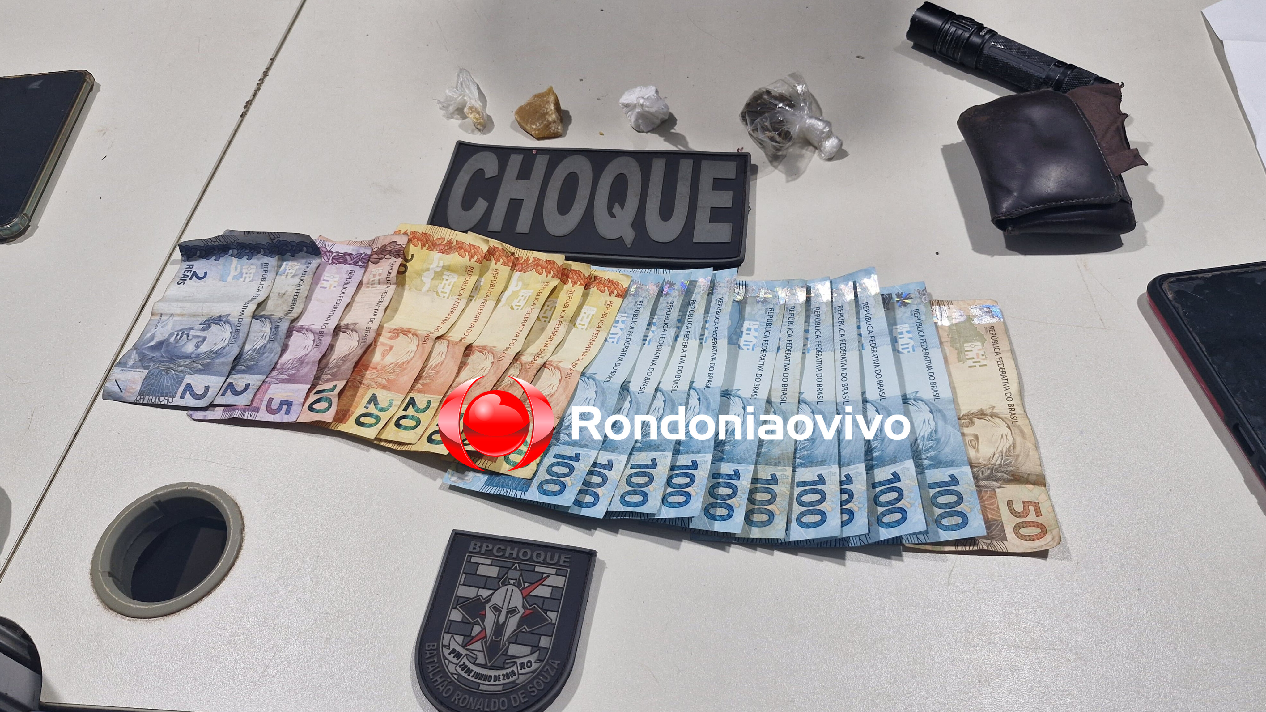 DELIVERY DO PÓ: Batalhão de Choque prende casal que entregava droga em carro Gol