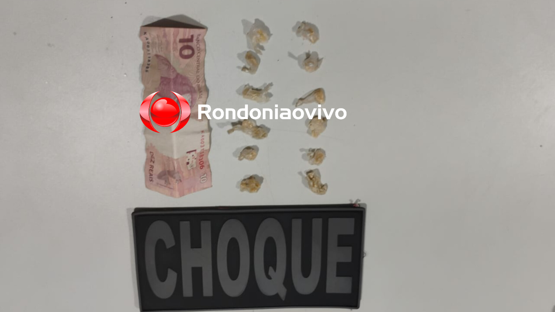 AINDA CORREU: Batalhão de Choque prende acusado de tráfico de drogas em quadra de esportes 