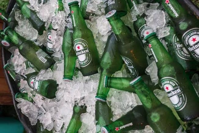 FERIADÃO: Criminosos invadem mercado e fogem com várias garrafas de Heineken e cigarros 