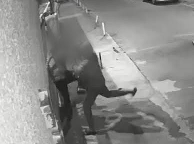 NA MADRUGADA: Moto aplicativo é agredida e roubada ao ser chamada para buscar passageiro 