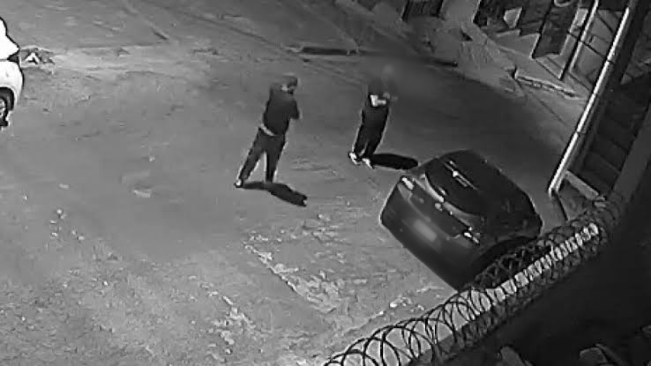 SEM SOSSEGO: Criminosos do carro Onix preto assaltam casal na Rua da Paz 