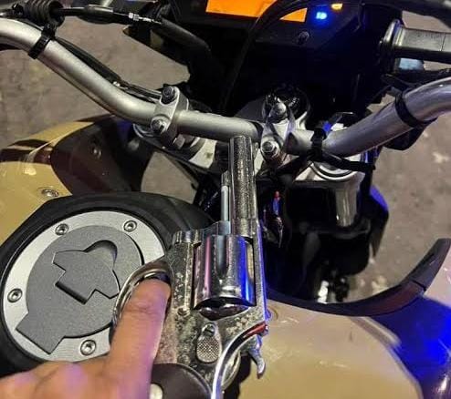 CORONHADAS: Eletricista é agredido e roubado por quadrilha escondida em matagal 