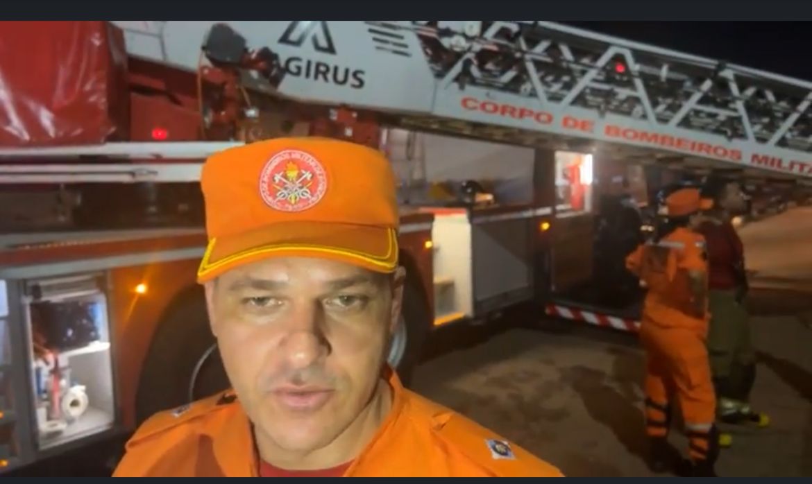 VÍDEO: Tenente do Corpo de Bombeiros fala sobre incêndio em prédio 