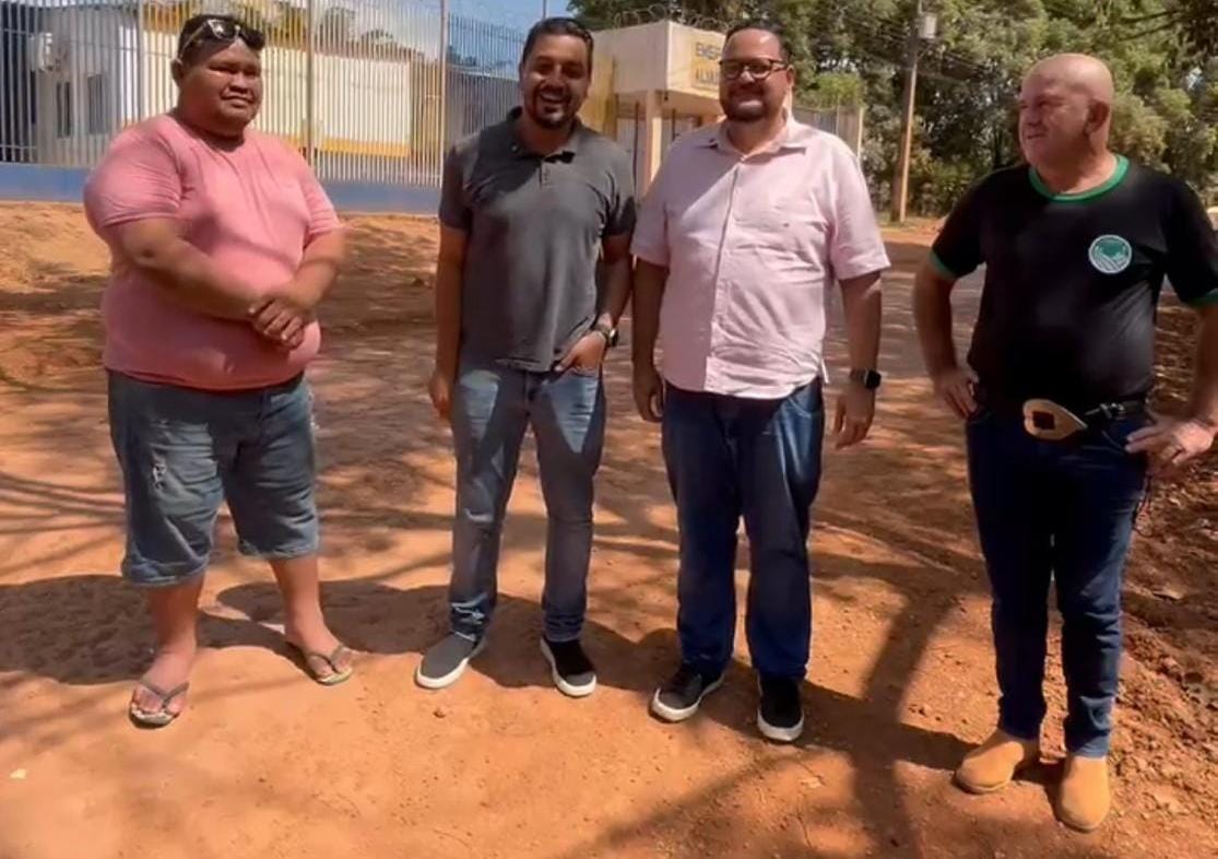 VEREADOR: Dr° Gilber anuncia melhorias na Estrada dos Periquitos 