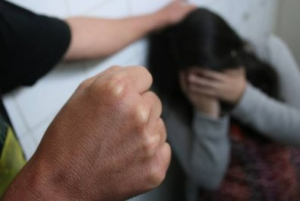 PM ACIONADA: Marido é acusado de agredir mulher e enteada na zona Leste 