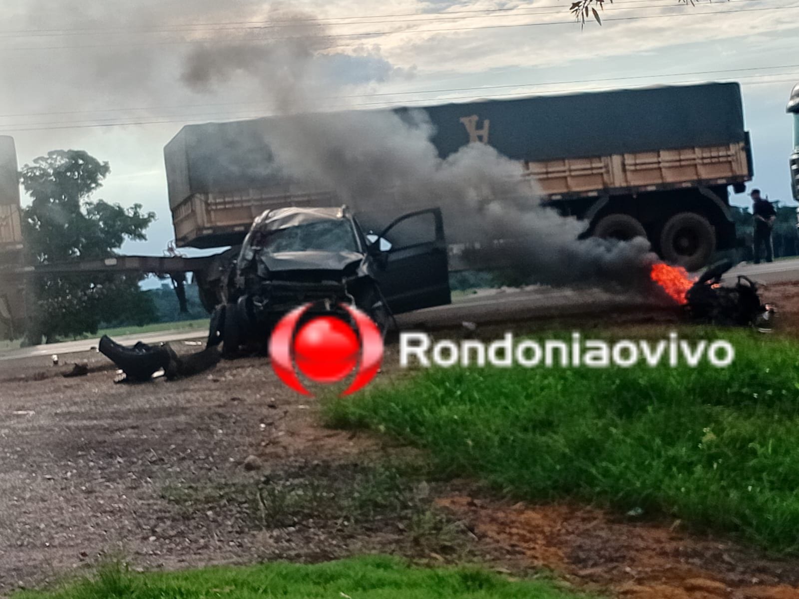 TRÁGICO: Motociclista morre após acidente frontal na BR-364; Veículo pegou fogo