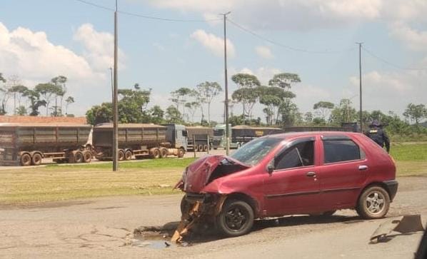 TRÁGICO: Motorista morre após colisão de carro com carreta na  BR-364
