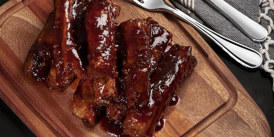 DELÍCIA: Receita de uma saborosa costelinha suína ao molho barbecue