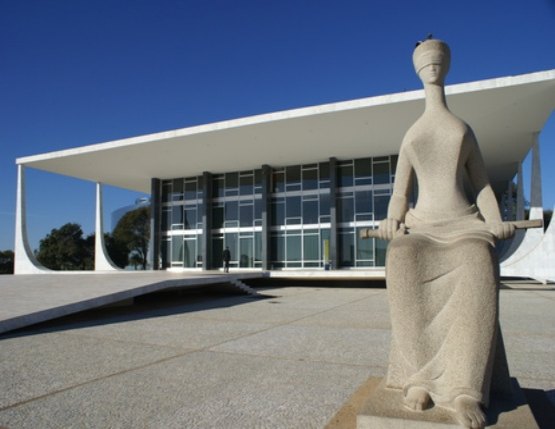 PLANOS ECONÔMICOS: 400 mil poupadores lesados por bancos morreram sem ver acordo de reparação