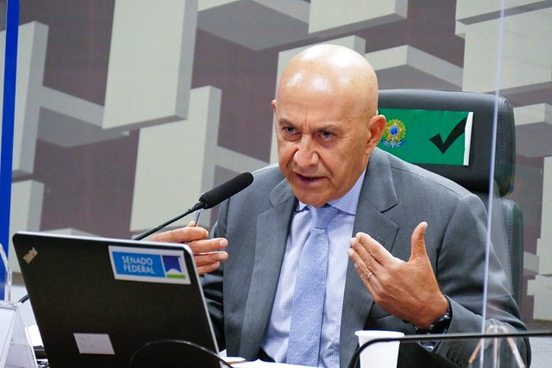 ENGANOSA: Confúcio lamenta que os 17% de teto para combustíveis não compense RO