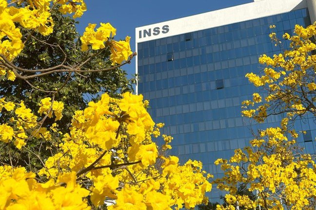 APOSENTADOS E PENSIONISTAS: Mais de meio milhão já aderiram ao acordo de ressarcimento do INSS