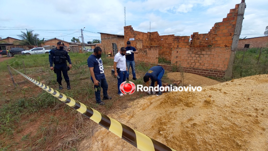 AJOELHADO: Homem é encontrado morto a pauladas dentro de obra na zona Leste