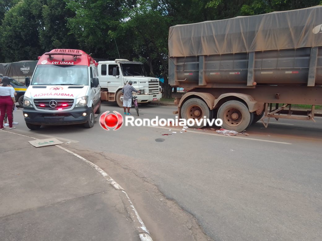 LIVRAMENTO: Mulher vai parar debaixo de carreta na Jorge Teixeira e sobrevive