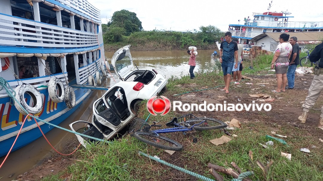 ASSISTA: Quadrilha foge da polícia e carro cai dentro do rio Madeira
