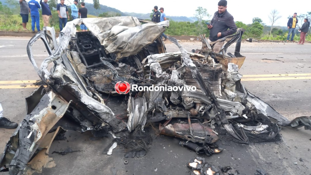 TRAGÉDIA: Colisão entre ônibus e carro deixa dois mortos e vários feridos na BR-364