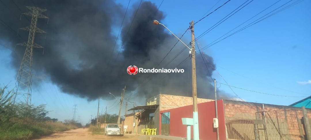 FOGO: Incêndio em depósito de materiais recicláveis assusta moradores
