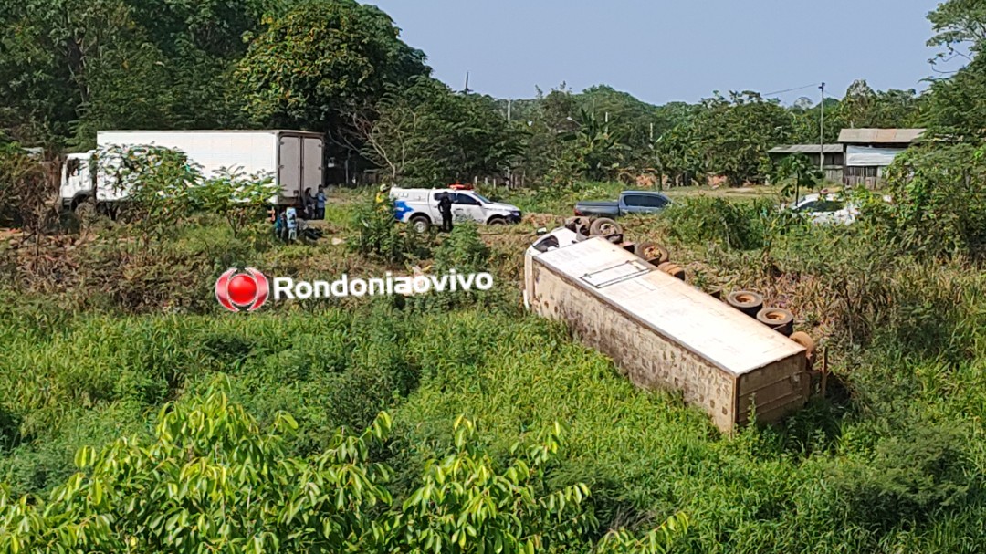 VÍDEO: Caminhão com peixe cai em barranco às margens do rio Madeira