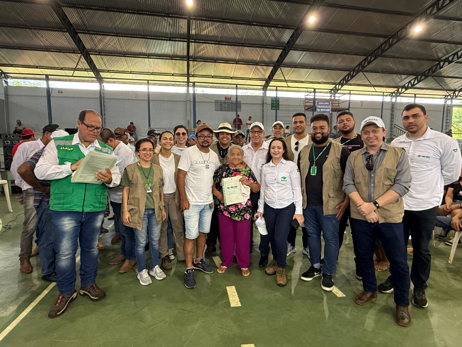 CONTRATOS DA TERRA: Incra entrega 300 títulos definitivos em Machadinho d'Oeste