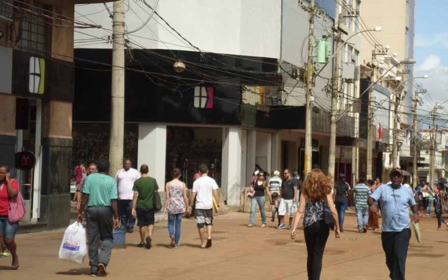 BRASIL: Renda familiar per capita em 2017 foi de R$ 1.268, segundo IBGE
