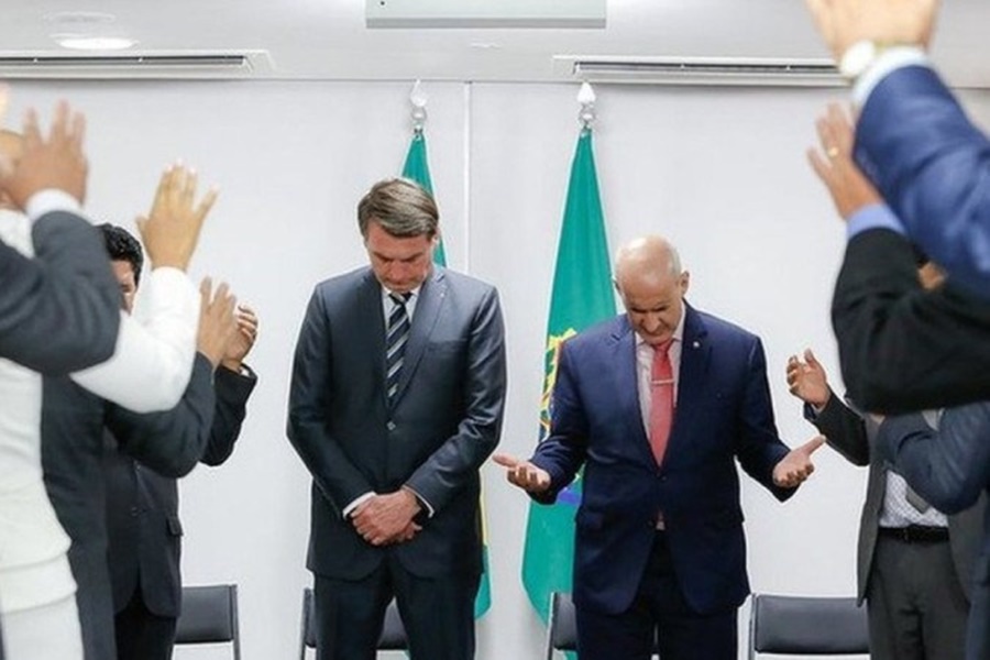 MEDO: Pastores fazem pressão por voto e ameaçam fiéis com punição divina