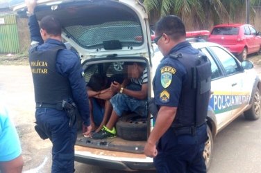 Adolescentes são aprendidos em tentativa de roubo a residência
