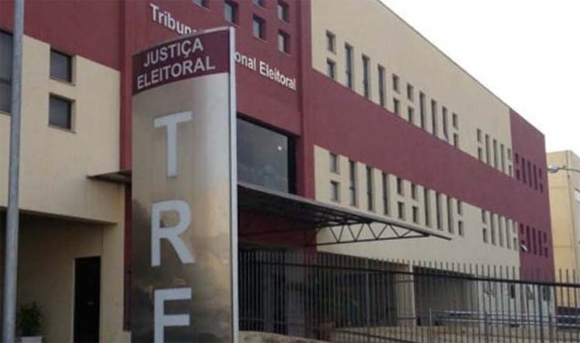 DECISÃO: TRE-RO suspende servidor por 25 dias por ofensas a magistrada