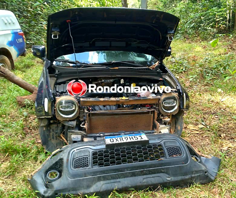 ROUBADO: Jeep Renegade é encontrado sendo 'depenado' em matagal