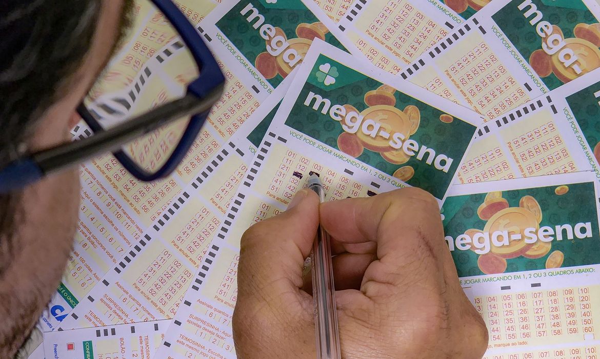 LOTERIA: Mega-Sena sorteia prêmio acumulado de R$ 25 milhões nesta quinta