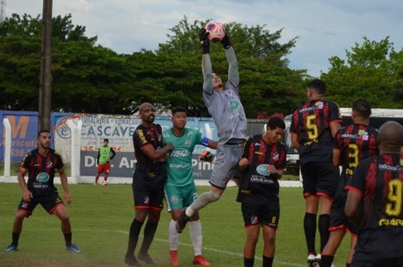 FUTEBOL: Porto Velho acerta com goleiro Rodrigo Santos e meia-atacante Juninho Rosa