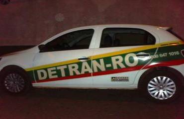 DETRAN - Diretor de autarquia faz promoção pessoal visando eleições 2010, usuários reclamam - Videorreportagem