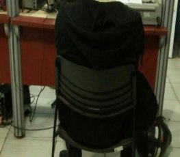 PRESA: Funcionária é filmada furtando dinheiro em caixa de panificadora