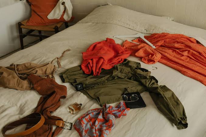 DENTRO DE CASA: Sobrinha acorda sendo abusada pelo tio; Trancou a porta e chamou a PM