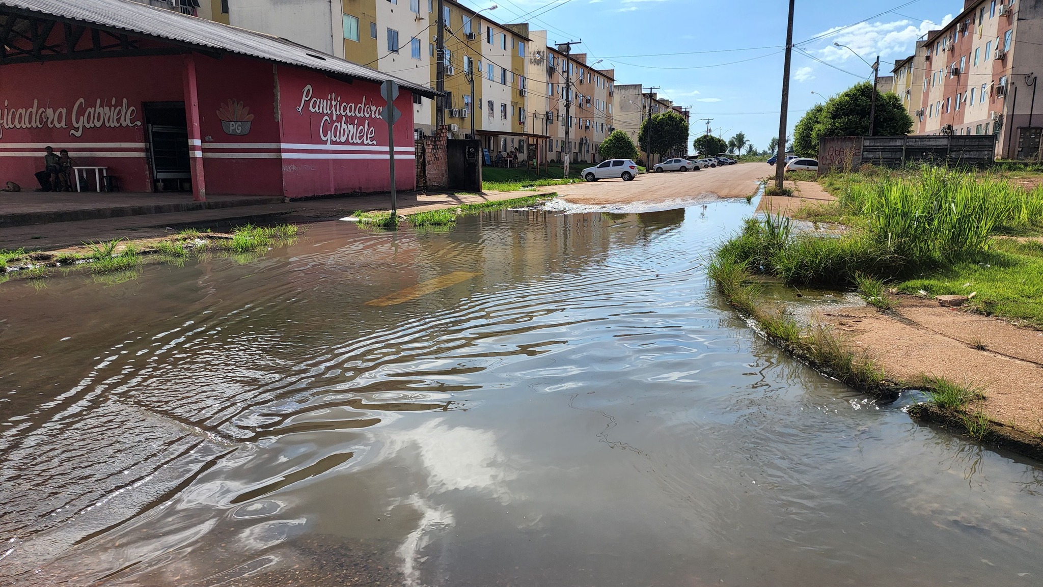 ORGULHO DO MADEIRA: População reclama de esgoto a céu aberto e Caerd culpa moradores
