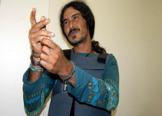 Serial killer vai a júri por matar estrangeira em ritual; bebeu sangue da vítíma