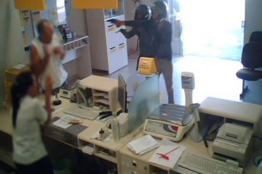 URGENTE - Bandidos invadem agência dos Correios em Jacy e fazem reféns
