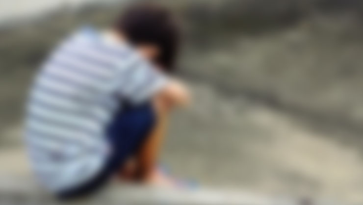 NA RUA: Menino de seis anos é resgatado pela polícia após ser expulso de casa