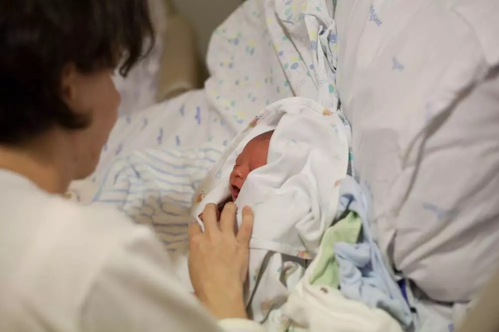 SAÚDE: Ministério da Saúde lança guia para médicos sobre gestantes e bebês