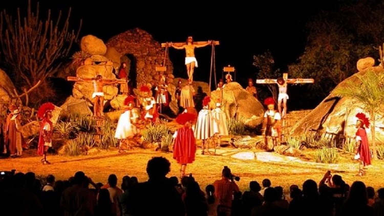 O HOMEM DE NAZARÉ: Prefeitura disponibilizará ônibus para transporte do público até a Jerusalém da Amazônia