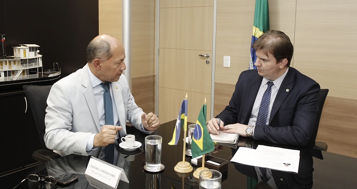 DESENVOLVIMENTO: Coronel Chrisóstomo debate principais demandas de Rondônia com ministro