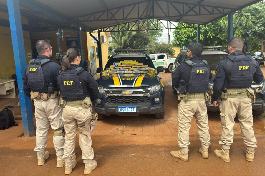 TRÁFICO DE DROGAS: Em Guajará-Mirim/RO, PRF apreende carregamento de drogas em ônibus