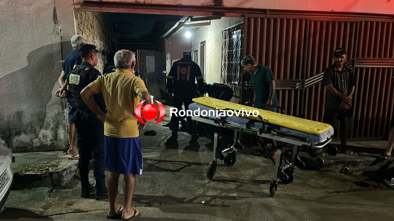 VÍDEO: Ataque a tiros deixa homem e mulher baleados