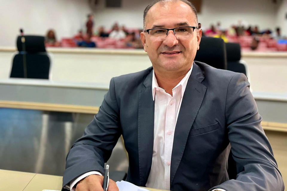 ENTULHOS: Pedido do vereador Paulo Tico é atendido e Vila DNIT recebe serviços de limpeza urbana