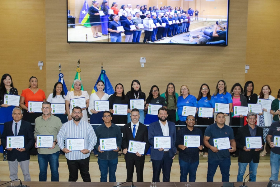 TAÍSSA SOUSA: Deputada homenageia equipes que fizeram parte de projetos de saúde